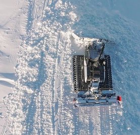 Drohnenansicht Prinoth Leitwolf Pistengerät