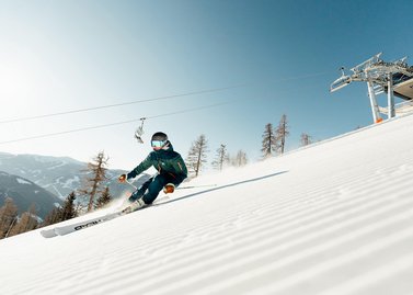 Erste Spur auf der Spitzeck-Abfahrt im Skigebiet Bad Kleinkirchheim